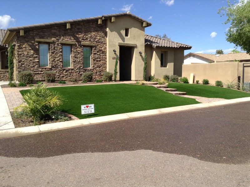How Artificial Grass Can Enhance the Aesthetics of Your Home