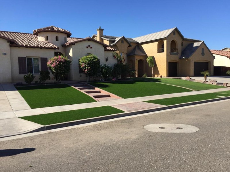 3 Ways You Can Customize Your Lawn with Artificial Grass