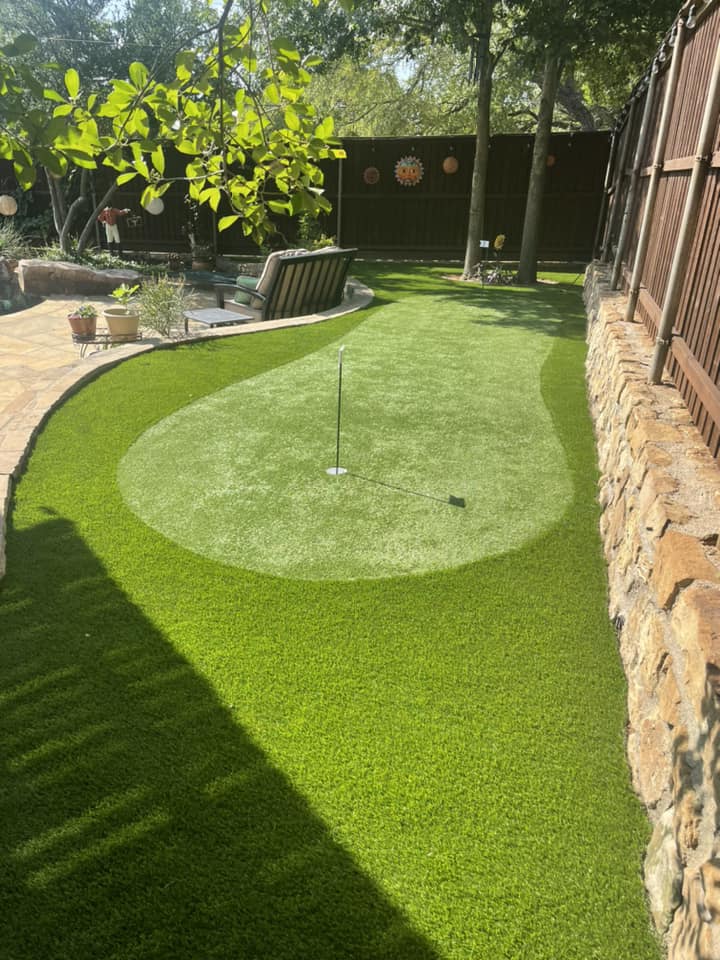 Turf featuring small putting green in Garland, TX